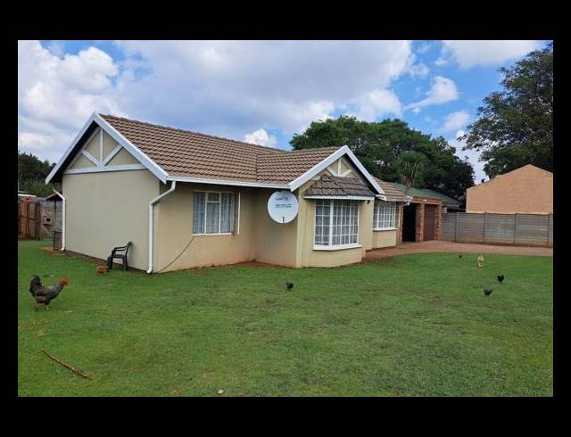 3 BEDROOM HOUSE FOR SALE IN LEACHVILLE EXT 3